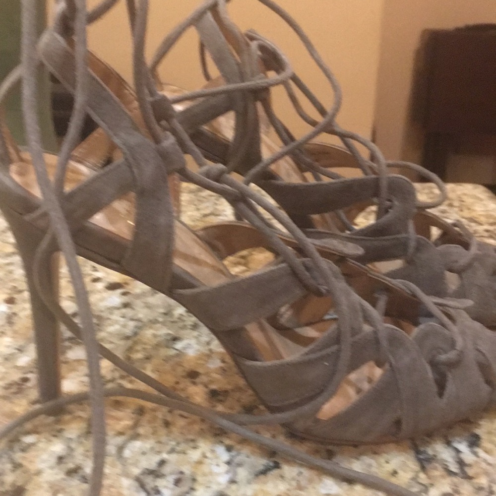 Heels - Picture 2 of 6